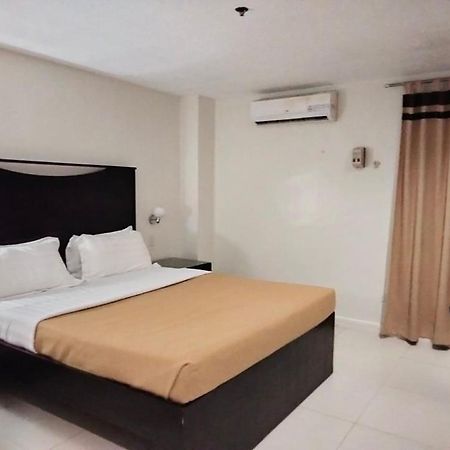 Annex Hotel Tavern Surigao Eksteriør billede
